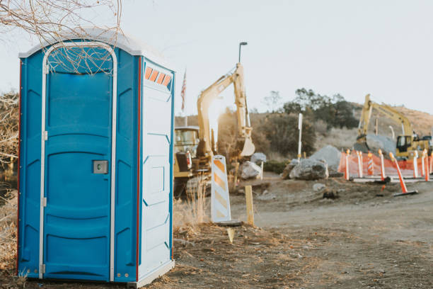 Best Portable bathroom rental  in Lawrence, KS