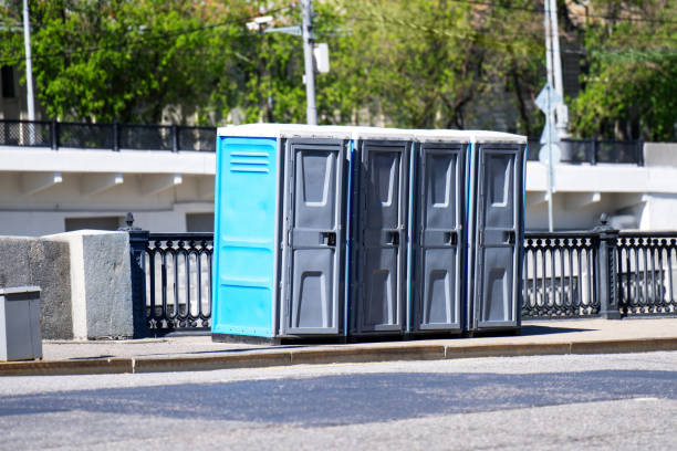 Best Porta potty delivery and setup  in Lawrence, KS